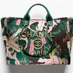 CHANEL LARGE (38cm) Tote Purse Green & Multicolor